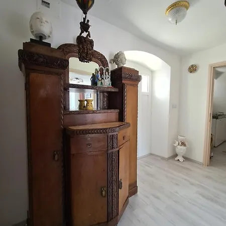 Kaya House Nerezisca