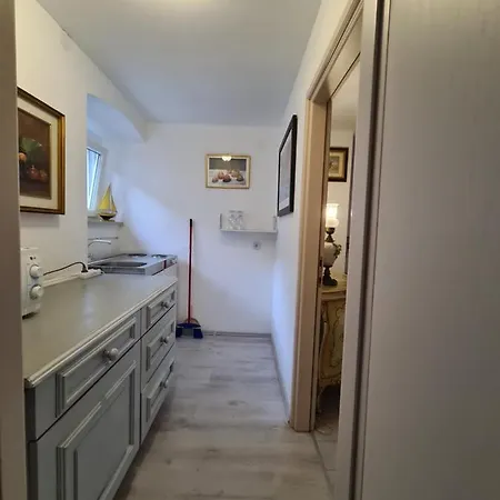 Kaya House Nerezisca