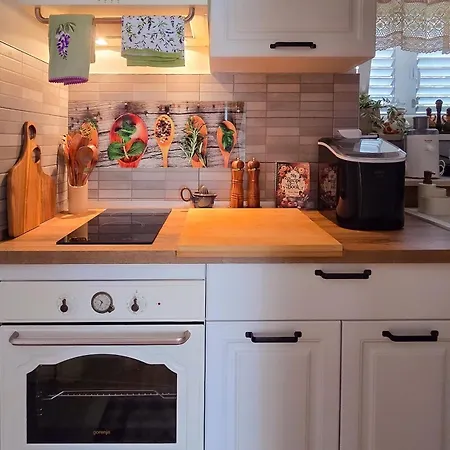 Kaya House Nerezisca